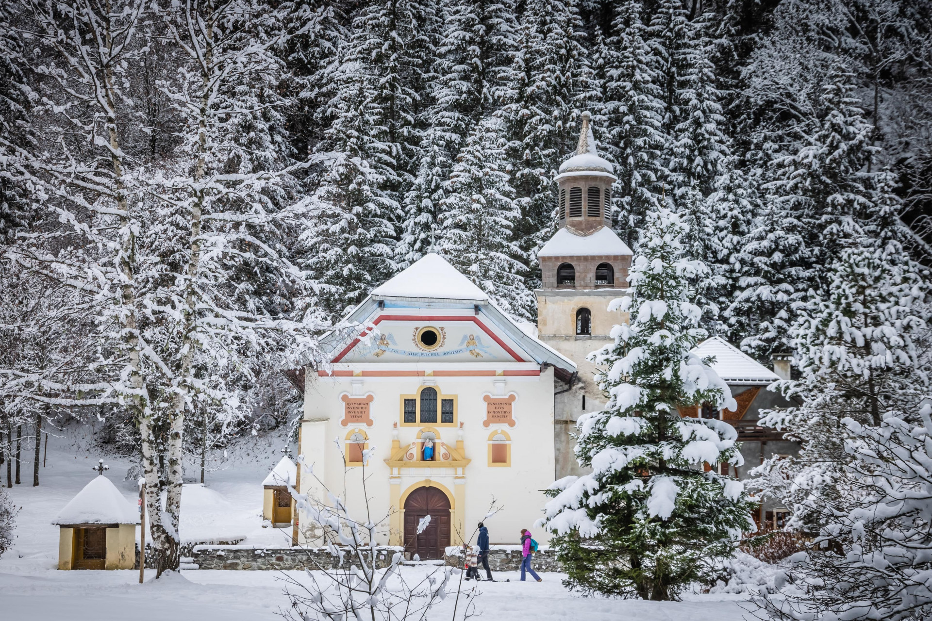 eglise-notre-dame-de-la-gorge-photo-les-contamines-tourisme-min-1593