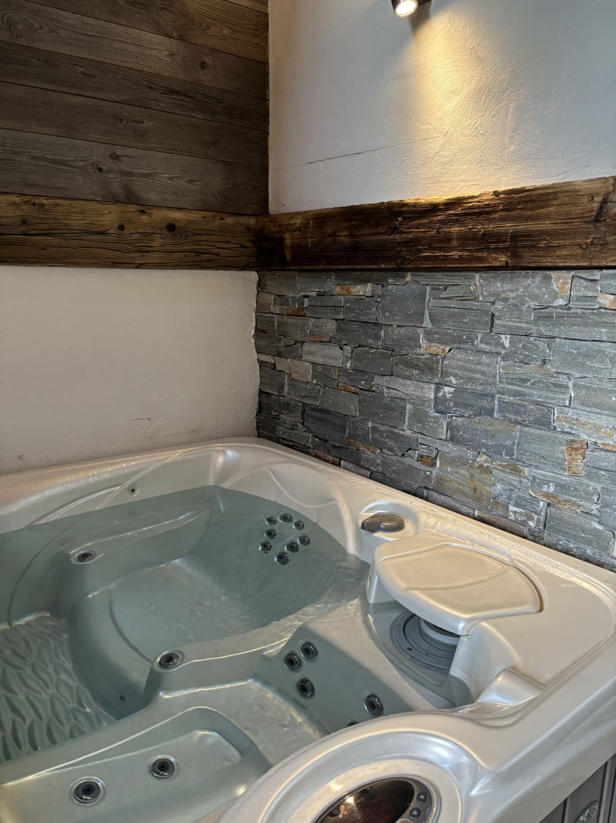jacuzzi-min-876273 jacuzzi-min-876273