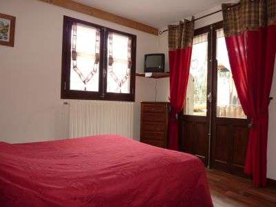 la-combaz-chambre1-561 la-combaz-chambre1-561