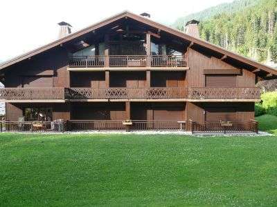 les-roches-rouges-1-exterieur-ete-331 les-roches-rouges-1-exterieur-ete-331