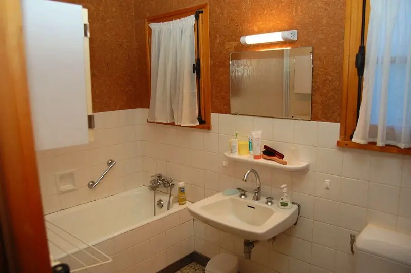 salle-de-bain-grands-parents-761931 salle-de-bain-grands-parents-761931