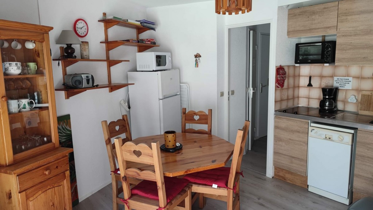 vue-salle-kitchenette-entree-306973 vue-salle-kitchenette-entree-306973