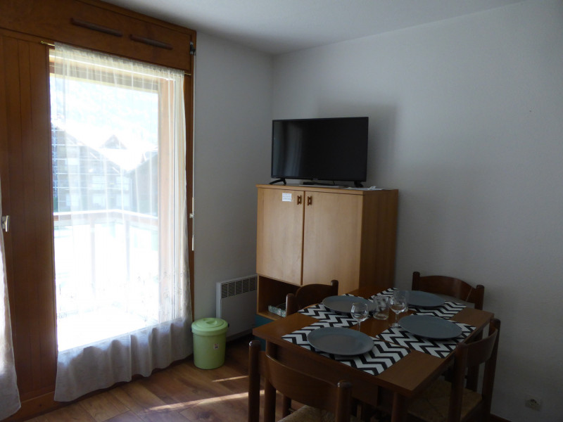 _lv_images__lot_0000003033_02_946038 _lv_images__lot_0000003033_02_946038